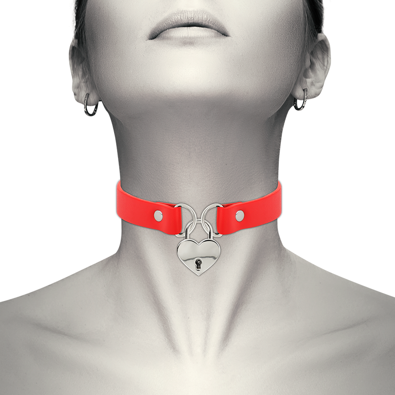 COQUETTE CHIC DESIRE COLLIER EN CUIR VEGAN ROUGE AVEC ACCESSOIRE COEUR AVEC CL