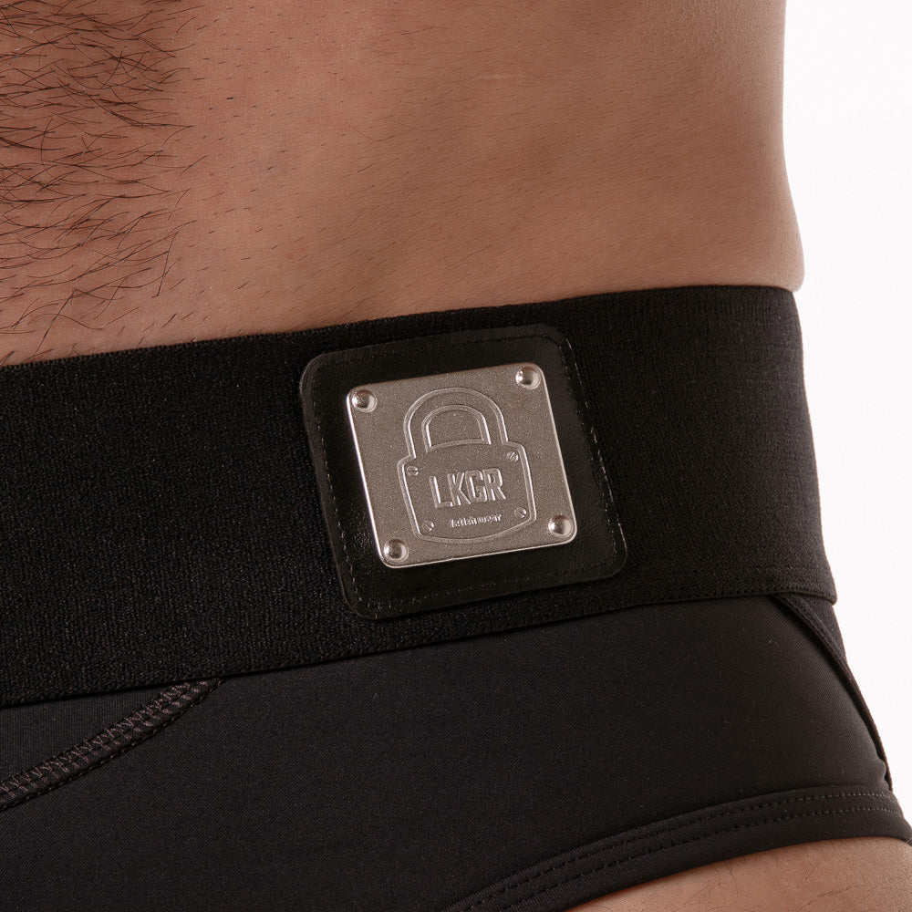 Logótipo de cadeado metálico no cós do jockstrap Lock It preto