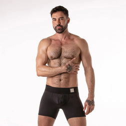 Zwarte Lock It boxershort van voren gedragen