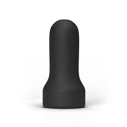 Schwarzer Masturbator für Männer mit ausgestellter Form auf weißem Hintergrund