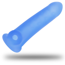 Gaine pénis Ohmama For Him Gaine pénienne bleue 10 cm avec anneau testicules en Silicone bleu 10.0 cm vu de face