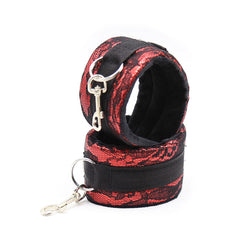 Menottes poignets velours noir doublé dentelle rouge — vue 5
