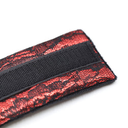 Menottes poignets velours noir doublé dentelle rouge — vue 10