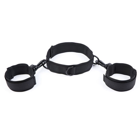 OHMAMA FETISH MENOTTES ET COLLIER EN NYLON