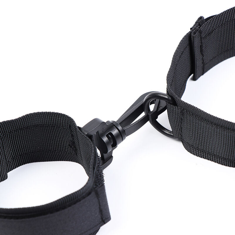 OHMAMA FETISH MENOTTES ET COLLIER EN NYLON