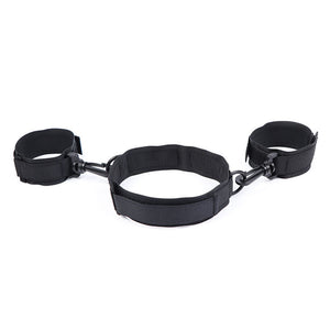OHMAMA FETISH MENOTTES ET COLLIER EN NYLON