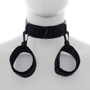 OHMAMA FETISH MENOTTES ET COLLIER EN NYLON