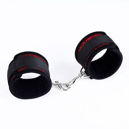 Menottes velcro dentelle rouge doublure moelleuse noire — vue 2