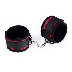 Menottes velcro dentelle rouge doublure moelleuse noire