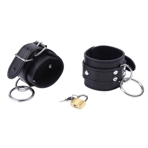 OHMAMA FETISH O RING RETENUES DE POIGNET VERROUILLEES