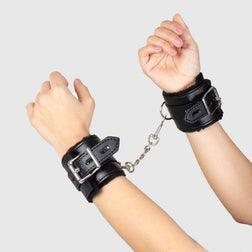 Menottes bondage simili cuir et peluche — BDSM Playing Kinky — vue 6