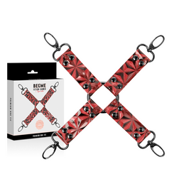 Hogtie en croix cuir végan rouge embossé — 4 mousquetons