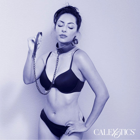 CALEXOTICS NOCTURNAL COLLIER ET LAISSE EN CUIR REGLABLE NOIR