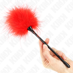 Harnais KINK - PLUMES TICKLE ROUGES UTILISÉES POUR LE KIT BONDAGE 27 CM vu de face