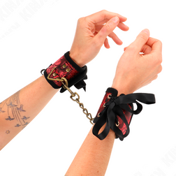 Menottes poignets bondage dentelle rouge chaîne bronze — Scandal — vue 3