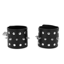 Bracelets bondage pointes chromées