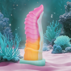 Gode XL Kelpie mis en scène dans un décor aquatique