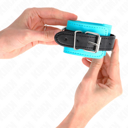 Menottes poignets bondage doublure fourrure bleu turquoise — vue 4