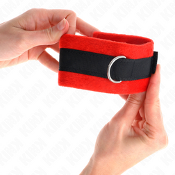 Menottes débutant fourrure rouge sur sangle noire — image 4