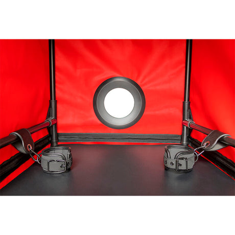 SECRET DOME KINK CLUB CABINA BUKKAKE NOIR ET ROUGE