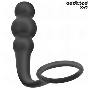 Plug anal avec cockring — gros plan