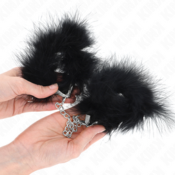 Mini menottes de poignets plumes noires et chaîne chromée — vue 2