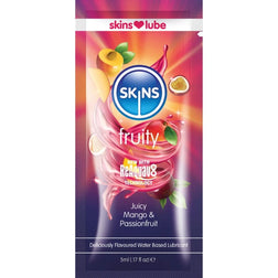 Wasserbasiertes Gleitgel der Marke Skins, Modell fruity mango, für intime Momente.
