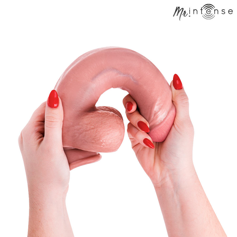 Gode réaliste 27 cm avec testicules — en situation