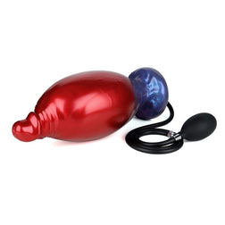 Gode fantasy gonflable Shadow Behemoth en silicone rouge et bleu, avec sa poire de gonflage