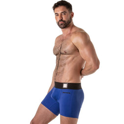 Blauwe Lock It boxershort in driekwartaanzicht met aansluitende korte pijpen