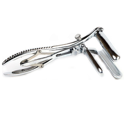 Plug anal Spéculo anal triple acier chirurgical ouverture 6 cm en Métal argent vu de face