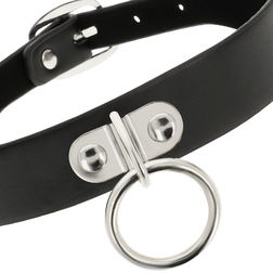 Collier BDSM cuir vegan avec anneau O — vue détaillée